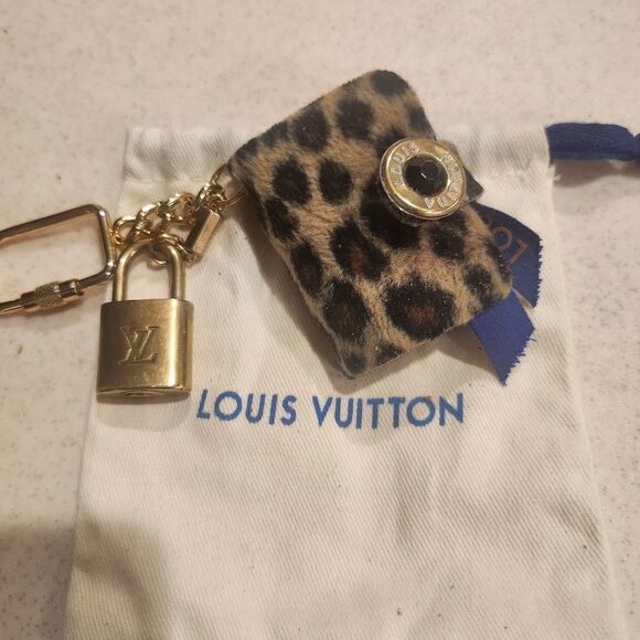 Louis Vuitton Upcycled Lock & Miniature Leopard Fur Book Bag Charm - Picture 2 of 8